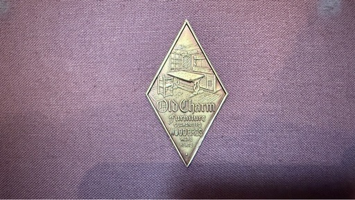 イギリスビンテージ　希少な絶版品　Old Charm(オールドチャーム)　風格漂う佇まいが魅力的なカウンターチェア2脚セット(ハイチェ