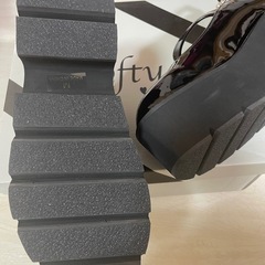新品未使用。厚底シューズMサイズの画像