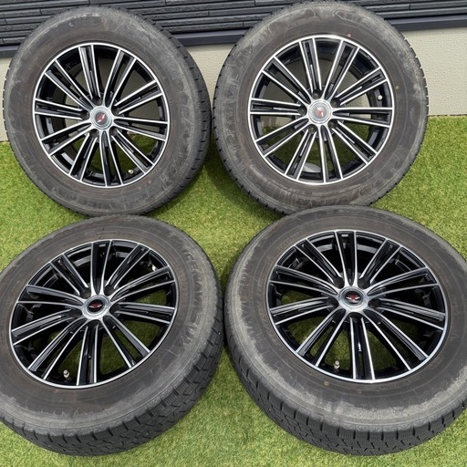 購入相談中　
国産スタッドレス 225/65R17 グッドイヤー RAV4 ハリアー CX5など