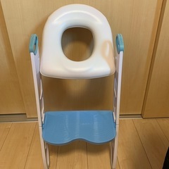 ステップ付き 折りたたみ 補助便座
の画像
