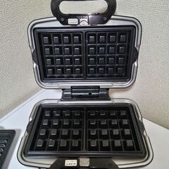 美品Vitantonio VSW-4ワッフルホットサンドメーカー３種６枚プレート　2,019年製の画像