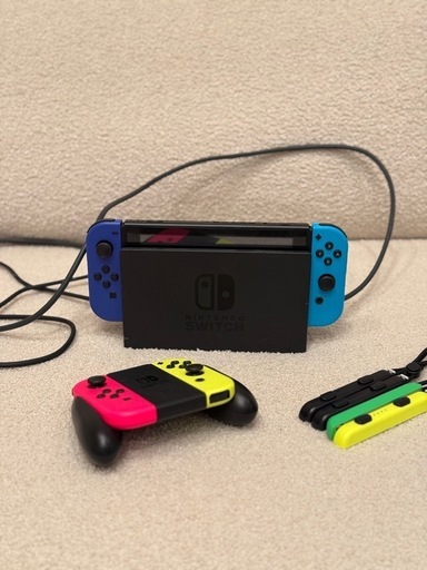 Switch 本体\u0026コントローラー2つ