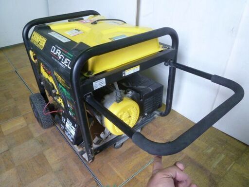 【中古】チャンピオン 発電機 CPG7800DF-J  (2) ガソリン/プロパン 両用 DUAL FULE GENERATOR 20