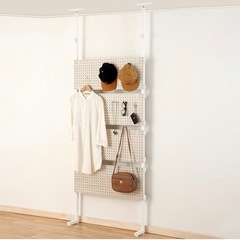 突っ張り壁面収納パンチングボード　ニトリの画像