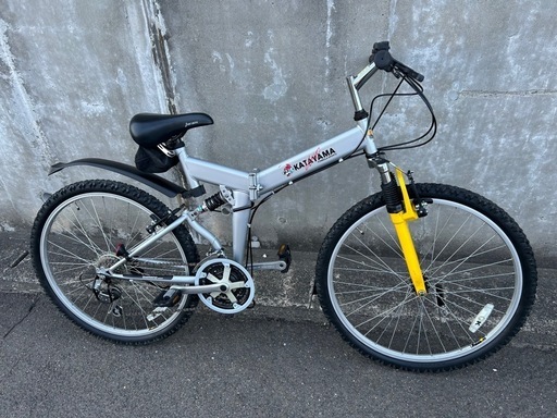 店内でも中古自転車多数販売中!　早い者勝ち!　大人気! ジュニアマウンテン! Fata ジュニアサイクル コックピットメーター感! 迫力とスピード感! SHIMANO Tourney 外装6段 22インチ ブラック＆レッド 変速メーターのカバーが破損してますが6段変速可能です 車体良好! m15 店内でも中古自転車多数販売中! 早い者勝ち! 大人気! ジュニア