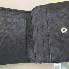 【ドリーム池田店】PRADA/プラダ　コンパクトウォレット　二つ折り財布　サフィアーノ･レザー　ブラック×シルバー金具　箱付き　IKZ-585の画像