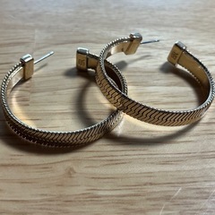 ピアス