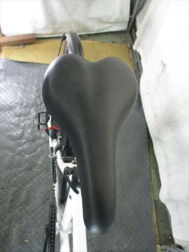 E194 ☆25800円☆整備済み スポーツ中古自転車 【クロスバイク 白 48㎝】