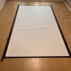 吊り下げ型スクリーン
