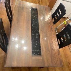ダイニングテーブル、椅子