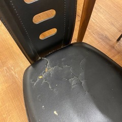 ダイニングテーブル、椅子の画像