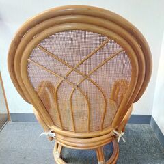 △ 籐イス とうのいす 籐製 回転可能  劣化による剥げありの画像