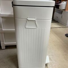ペダルペール　No.2382　ゴミ箱　ホワイト　スチール　【リサイクルショップどりーむ荒田店】の画像