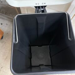 ペダルペール　No.2382　ゴミ箱　ホワイト　スチール　【リサイクルショップどりーむ荒田店】の画像