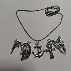 メンズネックレスの画像