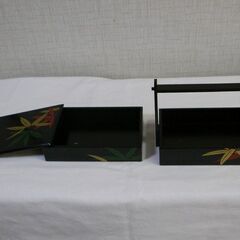  木製の二段手提げ箱の画像