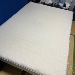 脚付マットレスと極厚マットレス
