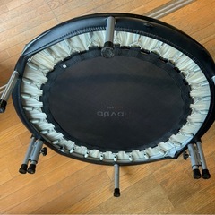ATIVAFIT トランポリン 折りたたみ式 補助手すり付き ブラックの画像