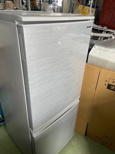 ⚪︎美品！冷蔵庫　シャープ