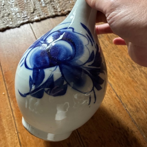 九谷焼作家池島保雄作　青白瓷花入れ　【共箱】【共布】【陶歴】 九谷焼作家池島保雄作 青白瓷花入れ 【共箱】【共布】【陶歴】