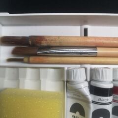 アクリル絵の具セットの画像