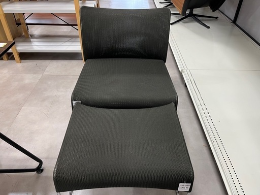 【新生活応援】Vitra 1人掛けﾒｯｼｭﾁｪｱ ｵｯﾄﾏﾝ付入荷！990