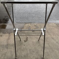 中古品　室内物干し　物干しスタンド　折り畳み式の画像