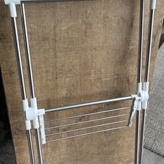 中古品　室内物干し　物干しスタンド　折り畳み式の画像