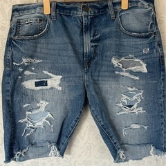 AMERICAN EAGLE ダメージ加工ショートパンツ