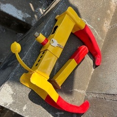 車のタイヤロック　2