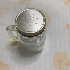 調味料入れにもなる蓋付きビン