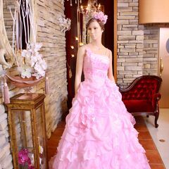 新作デザイン購入に伴いドレスお譲りします／店舗改装・新築建て替え...