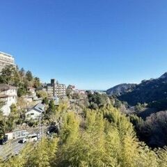 💞熱海売り温泉旅館！✨来宮駅徒歩15分！熱海梅園も近く高台眺望良好💞来宮神社まで車で6分🚙 - 不動産