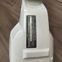 【新品級】マキタ コードレス掃除機CL107 紙パック式 標準25分稼働/充電22分 軽量定番モデル 10.8Vバッテリ充電器付の画像