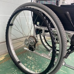 0264 MIKI 折りたたみ車椅子 ※タイヤパンクしてますの画像