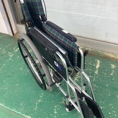 0264 MIKI 折りたたみ車椅子 ※タイヤパンクしてますの画像