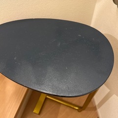 受渡者決定　サイドテーブルの画像