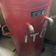 ito コンプレッサーエアタンク　100l赤