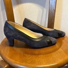 RIZ comfort リズコンフォート スエード パンプスの画像