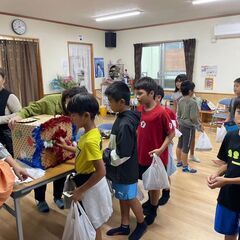 学童クラブの子ども達の送り迎えなどをお願いします。学校への迎え、...