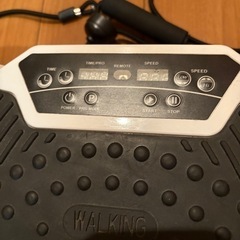 【室内運動器具】振動マシン エクササイズバンド付きの画像