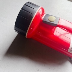 バラ売り🆗乾電池入り懐中電灯10ヶの画像