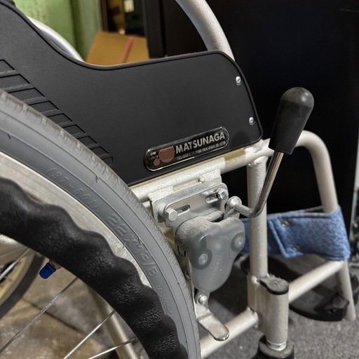 MATSUNAGA マツナガ 車いす ECO-201B 自走用 背折れ式 アルミ製 介助ブレーキ付き スタンダード車椅子 車イス  松 松永製作所】消毒可能シートAR-201B HB-AB 自走式車椅子 ｜車いすの 