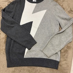 男児薄手のセーターの画像