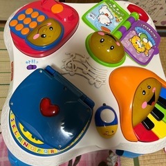 フィッシャープライス　テーブル　赤ちゃん　乳児　幼児　玩具　つかまり立ちの画像