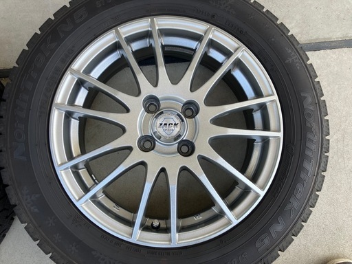 175/65R15超バリ山スタッドレスタイヤ付きホイール4本　アクア、ヴィッツ、スイフト等　ランクB