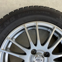 175/65R15超バリ山スタッドレスタイヤ付きホイール4本　アクア、ヴィッツ、スイフト等　ランクBの画像