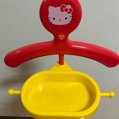幼稚園制服掛けの画像