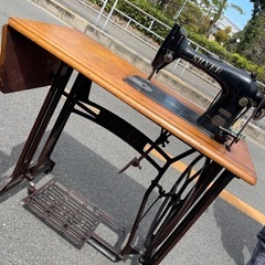 ブラザー　アンティークミシン No.605 BROTHER ブラザー製 家庭用足踏みミシン：アンティークミシン