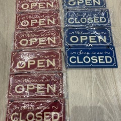 オープンとクローズの両面の壁掛けの画像